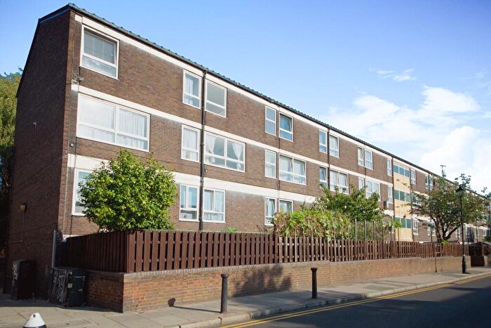 3 Bedroom Maisonette For Sale In Tay House, , St Stephens Road, E3