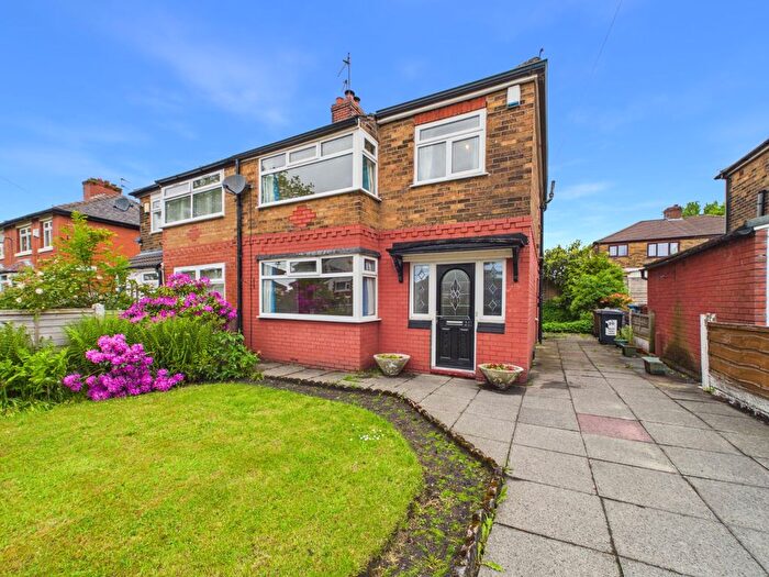 3 Bedroom Semi Detached House For Sale In Broadoak Road, Ashton-Under-Lyne, Greater Manchester, OL6