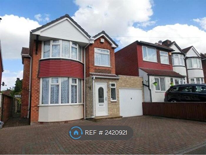 3 Bedroom Detached House To Rent In Warmington Road, Sheldon, Birmingham, B26