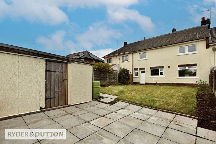 4 Bedroom Town House For Sale In Trent Road, Shaw, Oldham, Greater Manchester, OL2