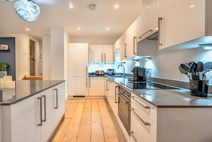 2 Bedroom Flat For Sale In Lincoln's Inn Fields, London, WC2A