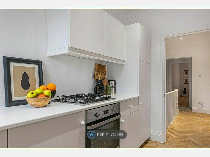 2 Bedroom Flat To Rent In Edward Road, London, E17