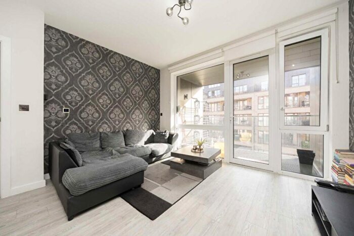 1 Bedroom Flat For Sale In Royal Engineers Way, Mill Hill, NW7