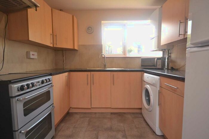 5 Bedroom Terraced House To Rent In St Edwards Road, Reading, RG6