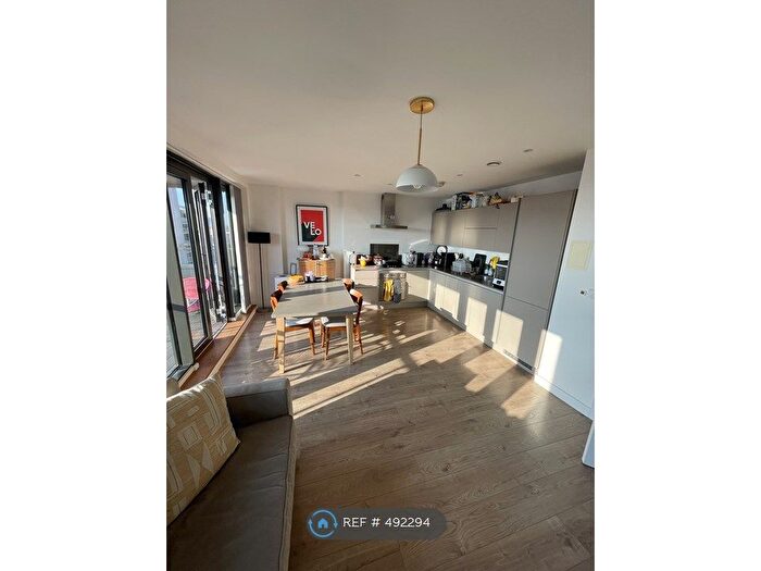 3 Bedroom Flat To Rent In Fuse Building, London, E8
