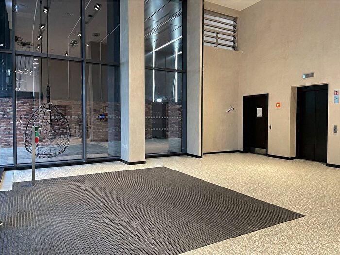 3 Bedroom Flat For Sale In Mount Yard, Meadowside, Old Mount Street, Manchester, M4