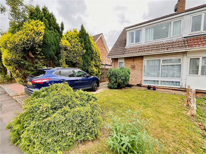3 Bedroom Semi-Detached House To Rent In Linford Close, Wigston, LE18