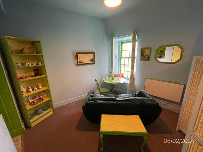 1 Bedroom Flat To Rent In Upperkirkgate, Third Floor Left, Aberdeen, AB10