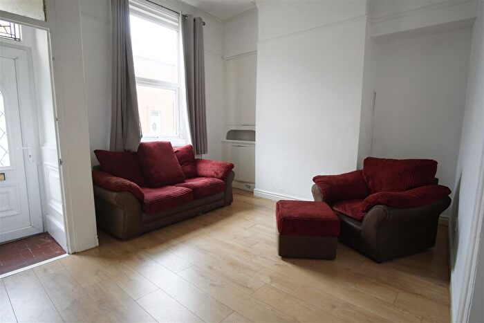 2 Bedroom End Of Terrace House To Rent In Raikes Road, Preston, PR1