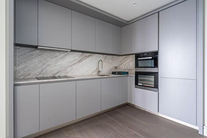 1 Bedroom Flat To Rent In Houndsditch, Shoreditch, London, EC3A