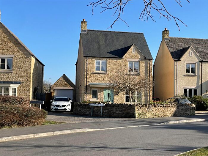 4 Bedroom Detached House For Sale In Woodpecker Close, Bourton-On-The-Water, Cheltenham, GL54
