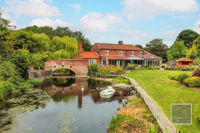 4 Bedroom Detached House For Sale In Bridge Road, Guist, NR20