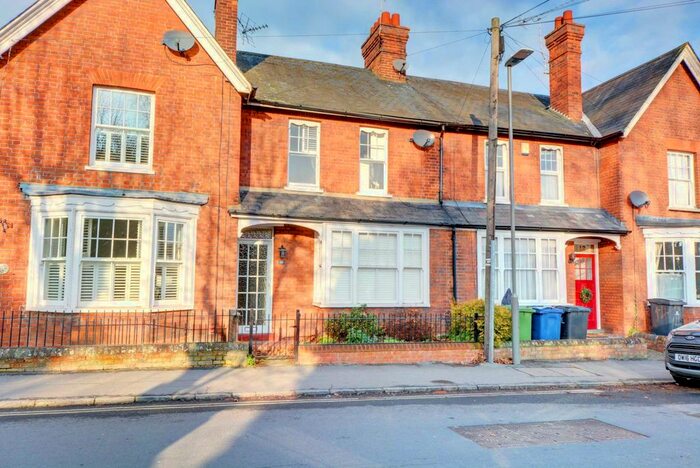 2 Bedroom Terraced House To Rent In Station Road, Marlow, SL7