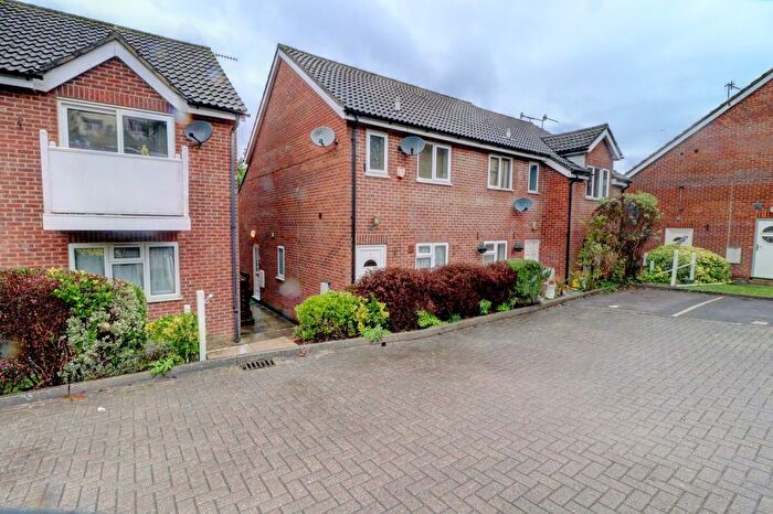 2 Bedroom Detached House To Rent In Carrington Road, High Wycombe, Buckinghamshire, HP12