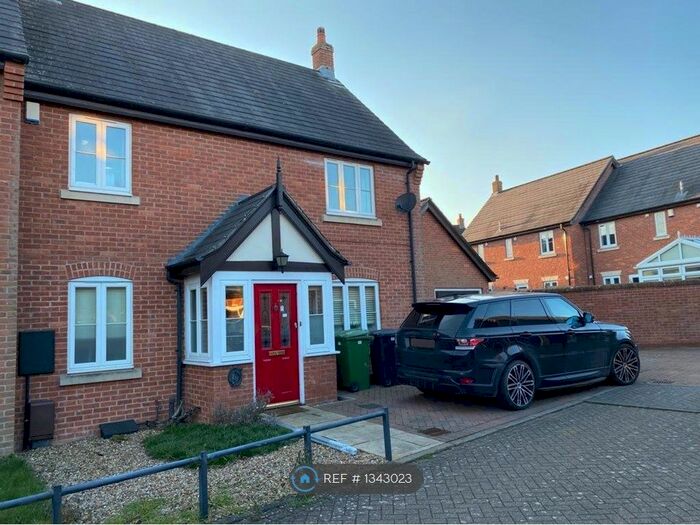3 Bedroom Semi-Detached House To Rent In Blackthorn Way, Poringland, Norwich, NR14