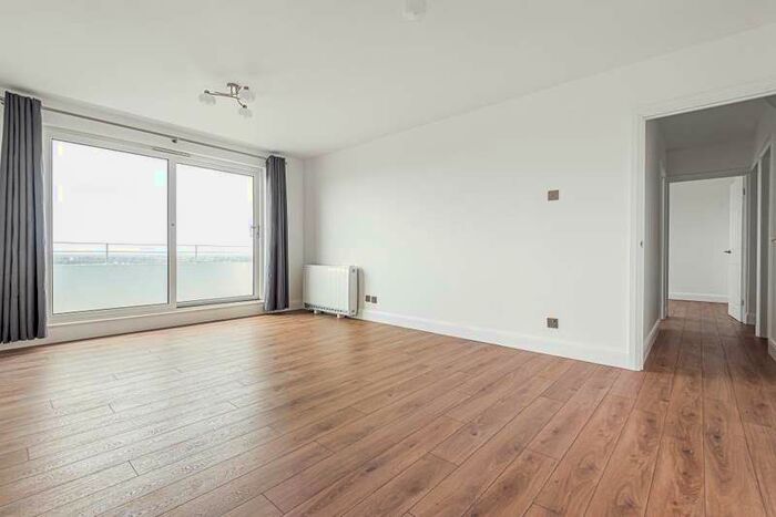 2 Bedroom Apartment To Rent In Kingston, Greater London, KT2