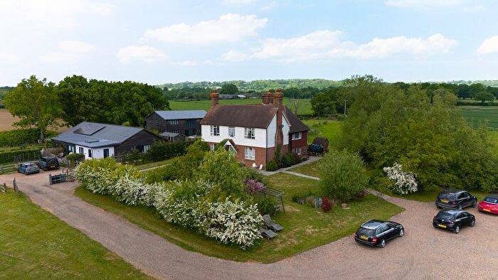 4 Bedroom Detached House For Sale In Lenham Road, Headcorn, TN27