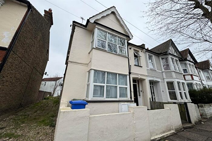 1 Bedroom Property To Rent In Bedroom Property In Westcliff On Sea, SS0