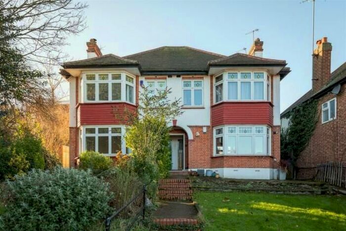 1 Bedroom Flat To Rent In Quatre Ports, Falmouth Avenue, London, E4