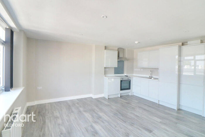 2 Bedroom Apartment For Sale In Mill Street, Bedford, MK40