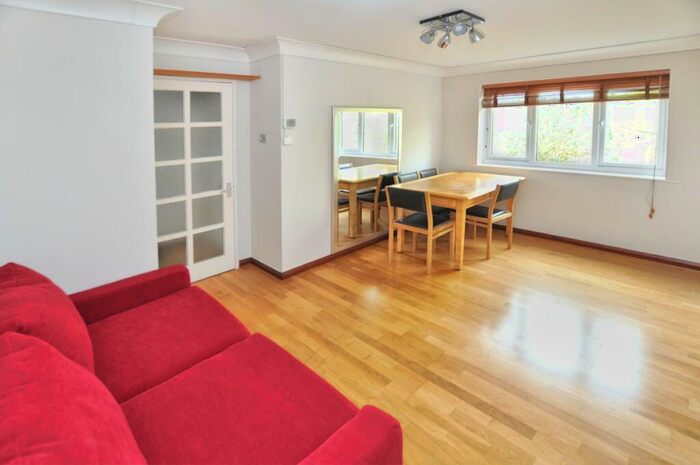1 Bedroom Flat To Rent In Trenmar Gardens, Kensal Green, NW10