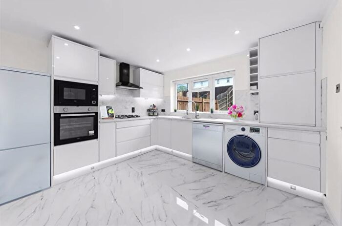 3 Bedroom Terraced House For Sale In Thames Road, Tonbridge, TN10