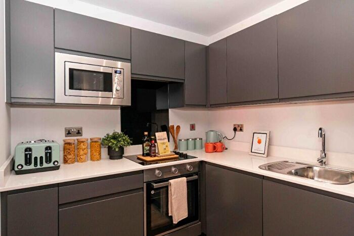 2 Bedroom Apartment To Rent In Parliament Square Crump St, Liverpool, Merseyside, L1