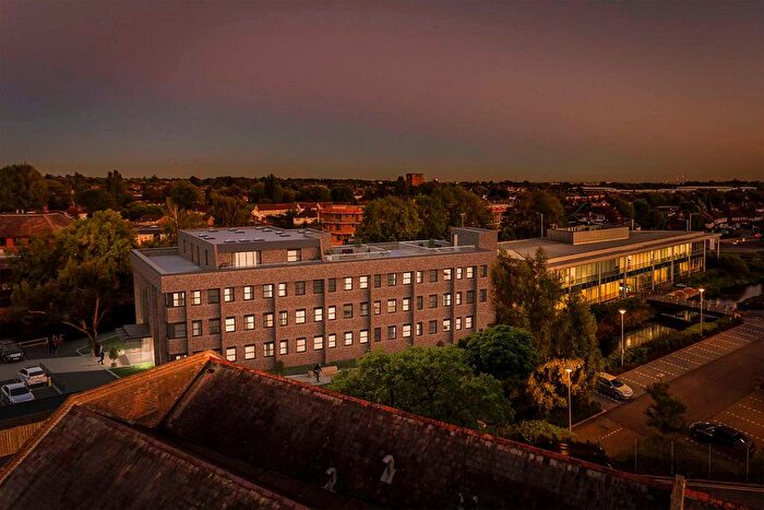 1 Bedroom Flat For Sale In Dolphin Bridge House, London, Uxbridge, UB8