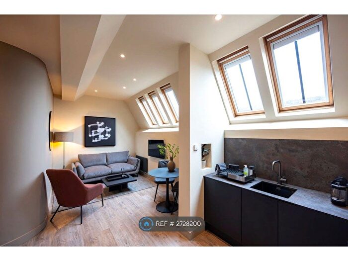 1 Bedroom Flat To Rent In The Headrow, Leeds, LS1