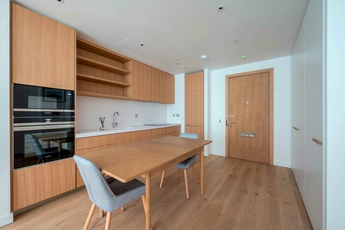2 Bedroom Flat To Rent In Prospect Way, Battersea, London, SW11