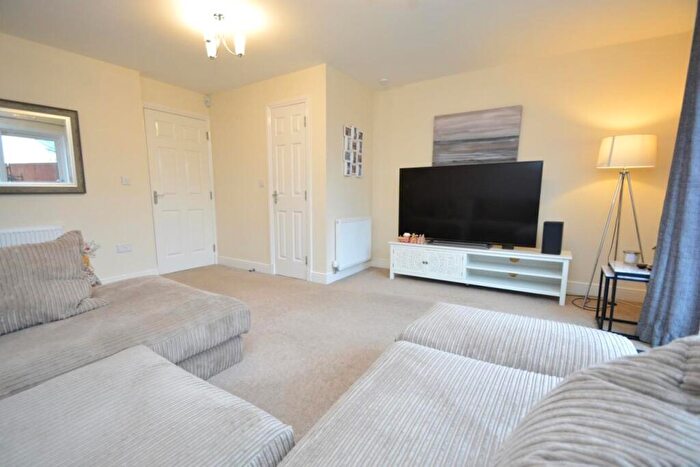 3 Bedroom End Of Terrace House For Sale In Leyland Road, Bathgate, West Lothian, EH48