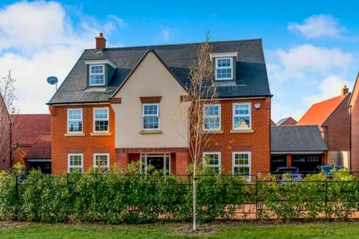 5 Bedroom Detached House To Rent In Bobbins Way, Buckingham, MK18