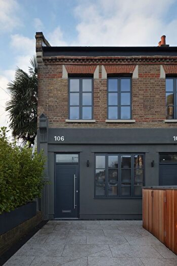 2 Bedroom Flat For Sale In Forest Hill Road, London, SE22