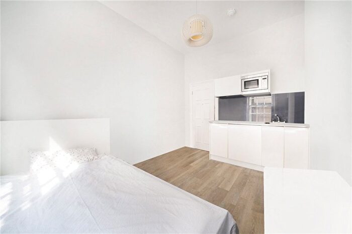 Studio To Rent In Upper Berkeley Street, Marylebone, London, W1H