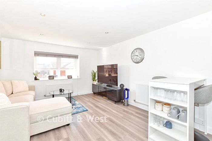 2 Bedroom Coach House For Sale In Blandings Way, Emsworth, Hampshire, PO10