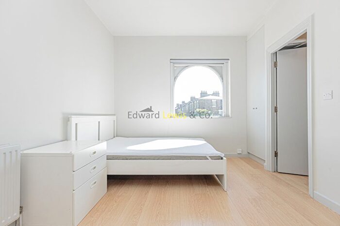 Studio To Rent In Downs Road, London, E5