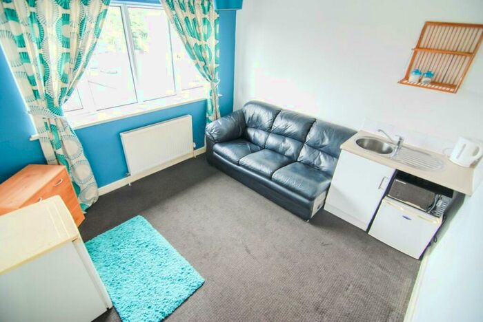Studio To Rent In Park Road, Barnsley, S70