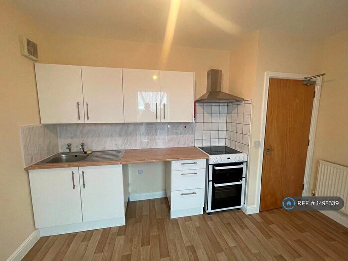 1 Bedroom Flat To Rent In New Dock Road, Llanelli, SA15