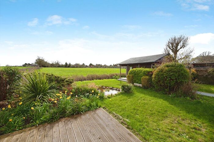 2 Bedroom Bungalow For Sale In Clovelly Road, Hayling Island, Hampshire, PO11