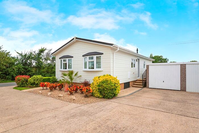 2 Bedroom Mobile/park Home For Sale In Allington Gardens, Allington, Grantham, NG32