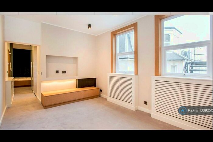 1 Bedroom Flat To Rent In Tollard Court, Bournemouth, BH2