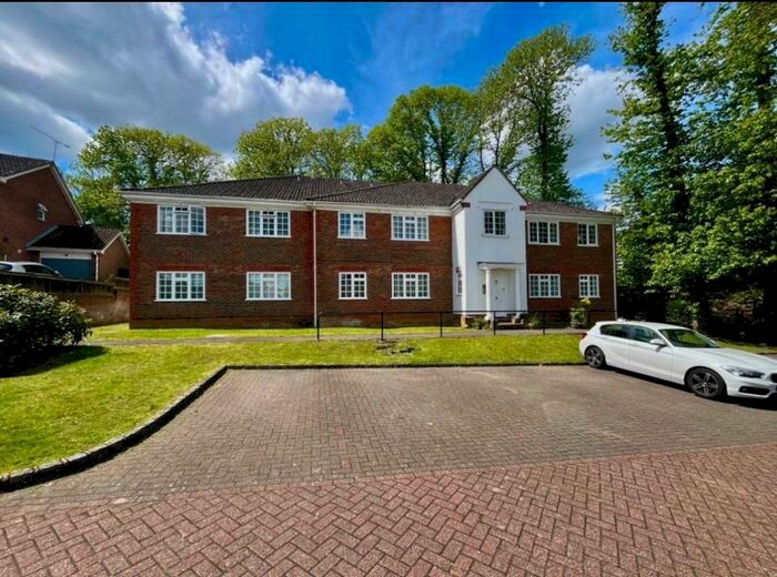 1 Bedroom Apartment To Rent In Bagshot, GU19