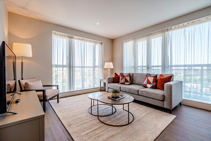 2 Bedroom Flat To Rent In Westferry Road, Canary Wharf, London, E14