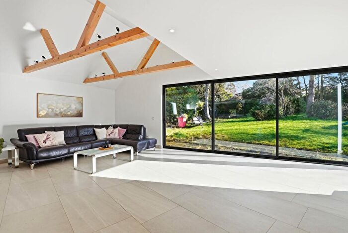 6 Bedroom Detached House For Sale In Bradwell Road, Loughton, MK5