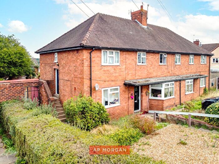 2 Bedroom Maisonette For Sale In Norfolk Road, Wollaston, Dudley, West Midlands, DY8