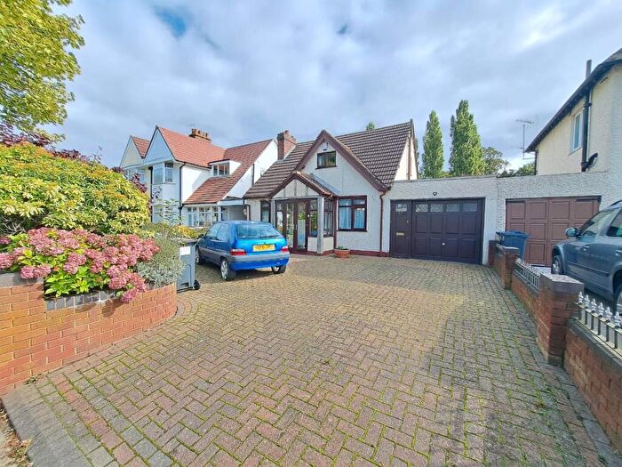 3 Bedroom Bungalow For Sale In Rollason Road, Birmingham, B24