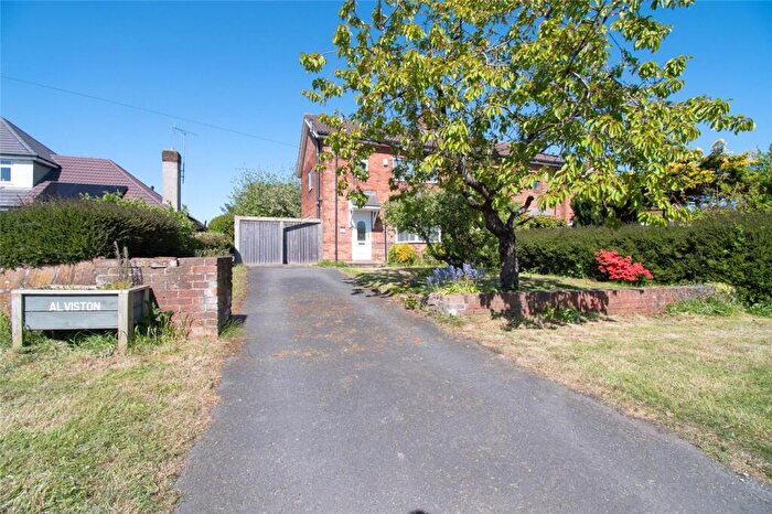 3 Bedroom Semi-Detached House For Sale In Neston Road, Willaston, Neston, CH64