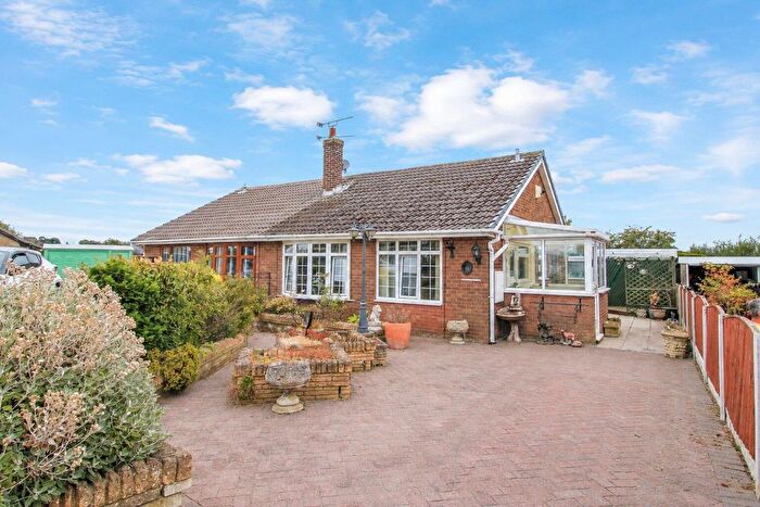 2 Bedroom Semi Detached Bungalow For Sale In Eastbourne Avenue, Featherstone, Pontefract, WF7
