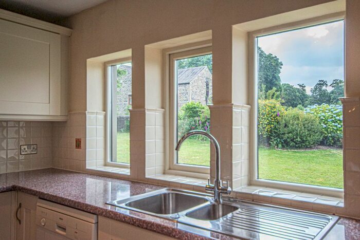 5 Bedroom Detached House To Rent In Wakefield Road, Grange Moor, Wakefield, WF4