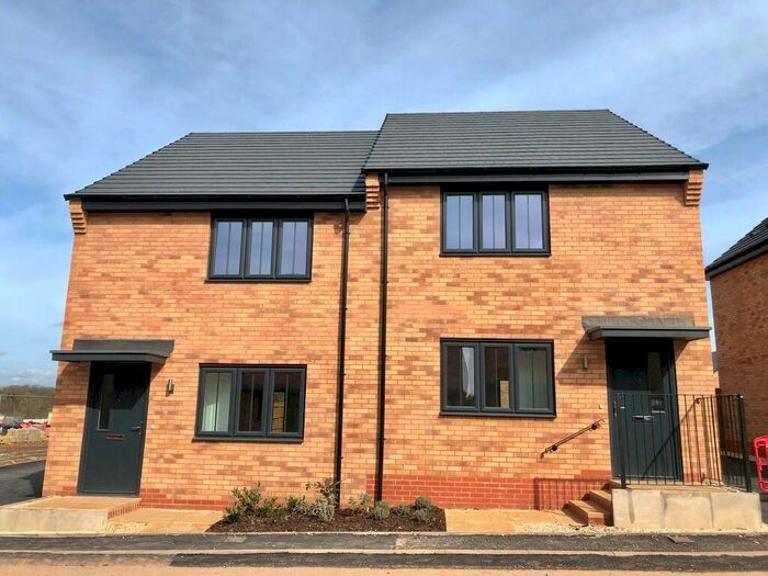 3 Bedroom Semi-Detached House For Sale In Crabtree Hill Drive, Allestree, Derby, DE22